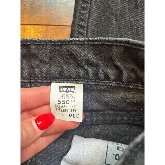 Vintage Levis Jeans Womens 9 Black High Waist Relaxed Tapered Leg 550 USA Made - Picture 2 of 8